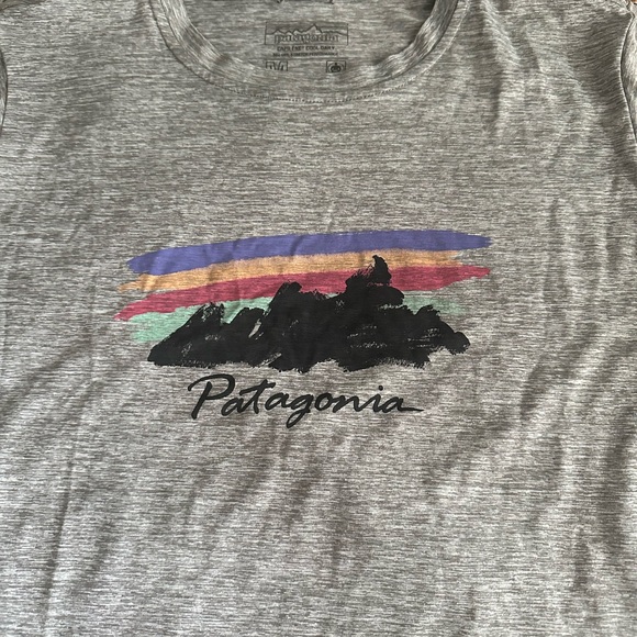 Patagonia Women’s Capilene Top size medium - Picture 2 of 5